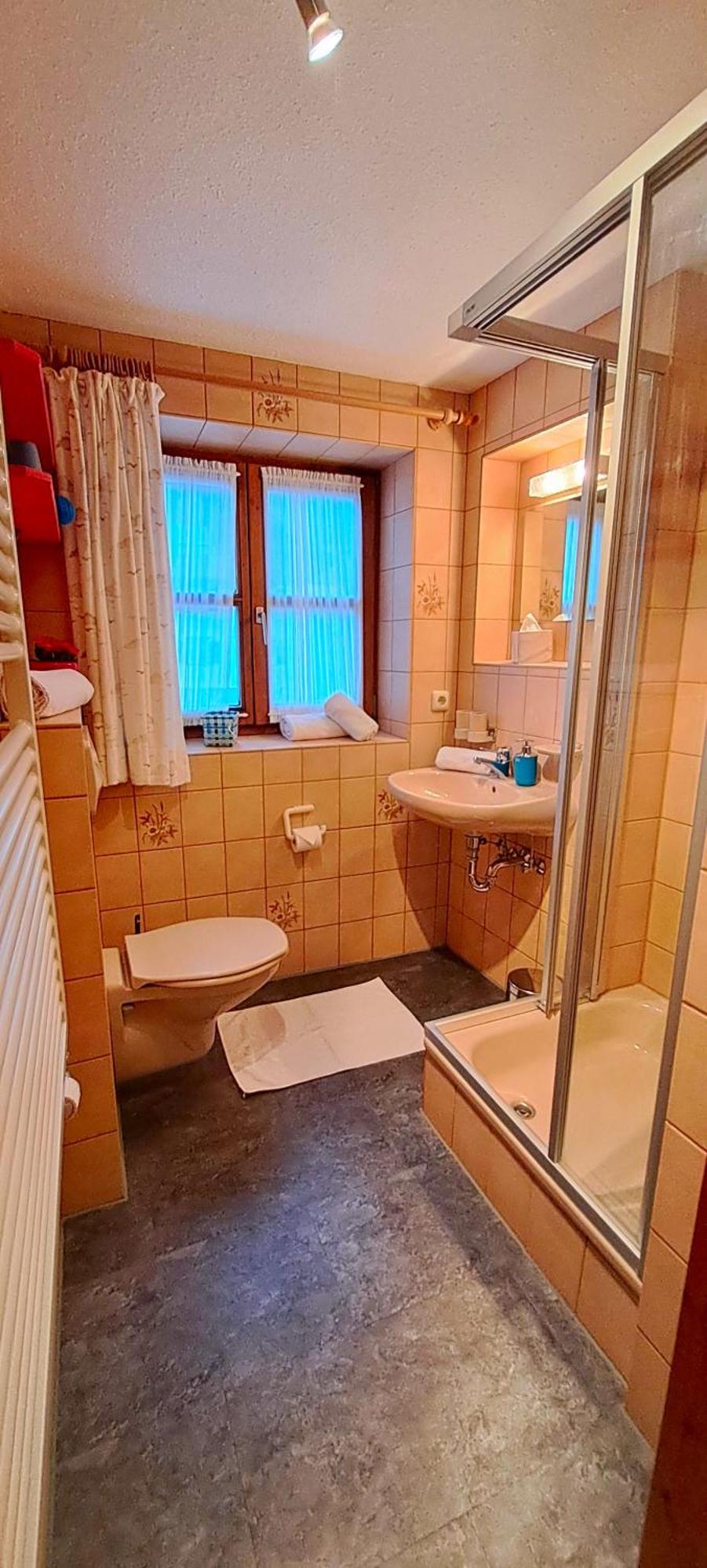 Gaestehaus Krumbacher Apartment